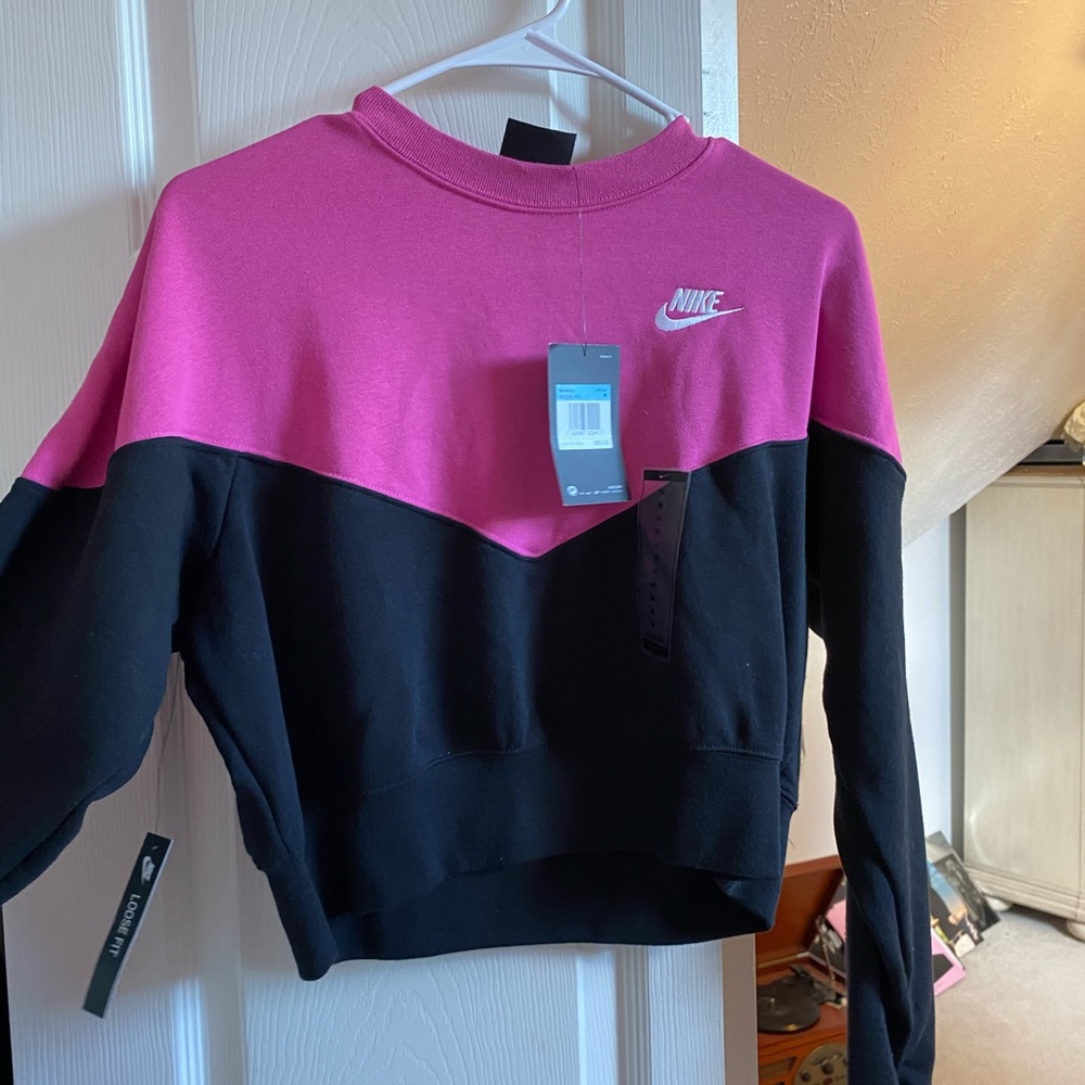 Nike sweat shirt!!